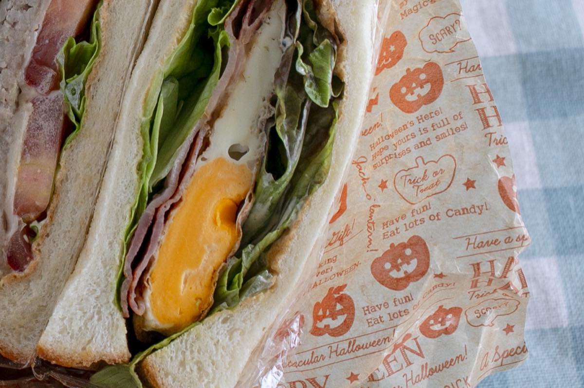 ベーコンエッグサンド