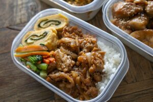 豚こまピリ辛炒めの丸ごと冷凍弁当