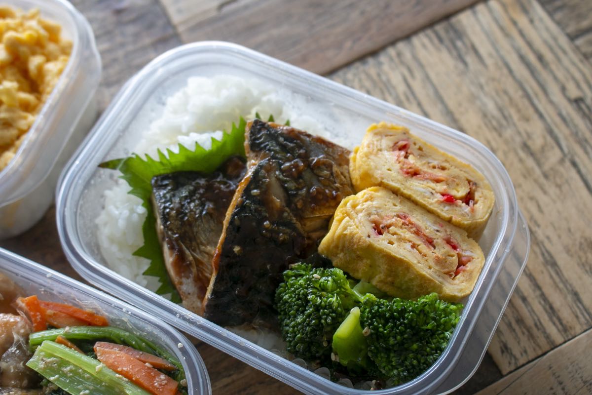 サバのごまドレ煮弁当