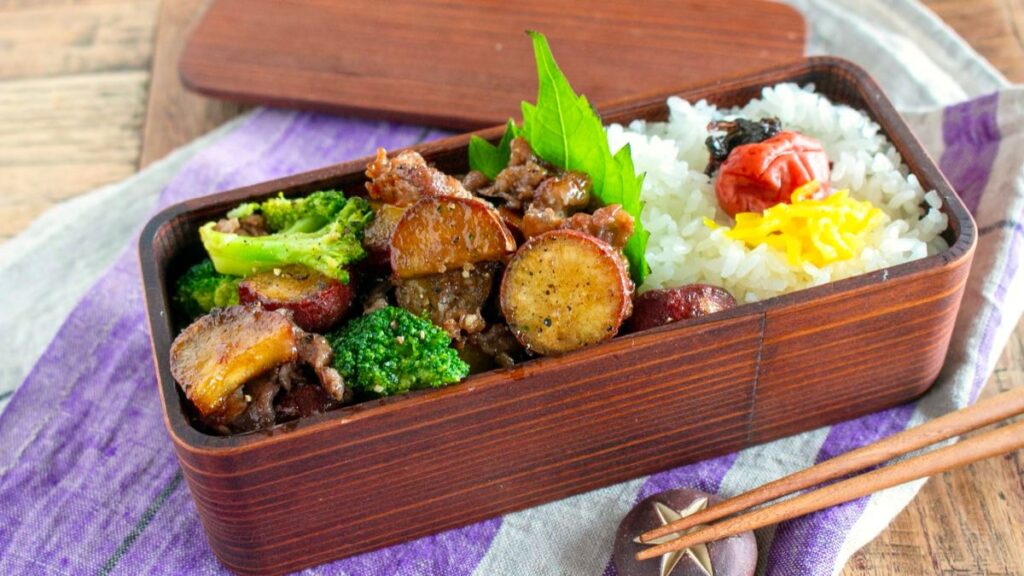 豚こまとさつまいものガリバタ醤油炒め弁当