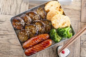 ウインナーと茄子のピリ辛照り焼き弁当