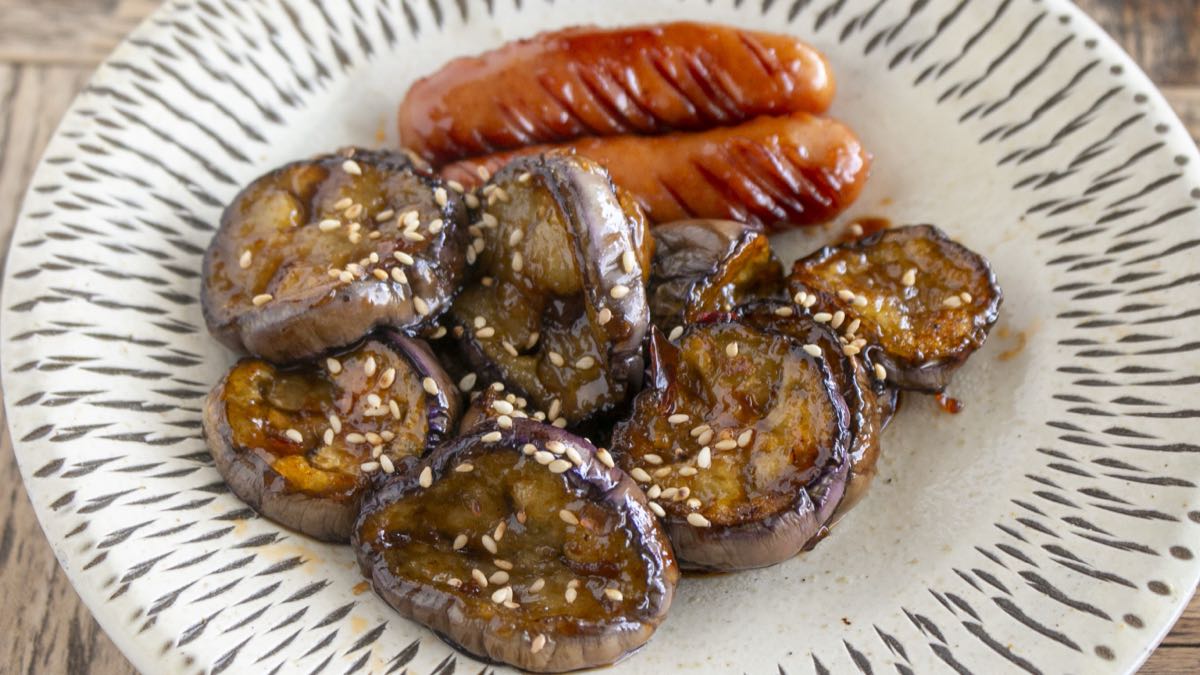ウインナーと茄子のピリ辛照り焼き